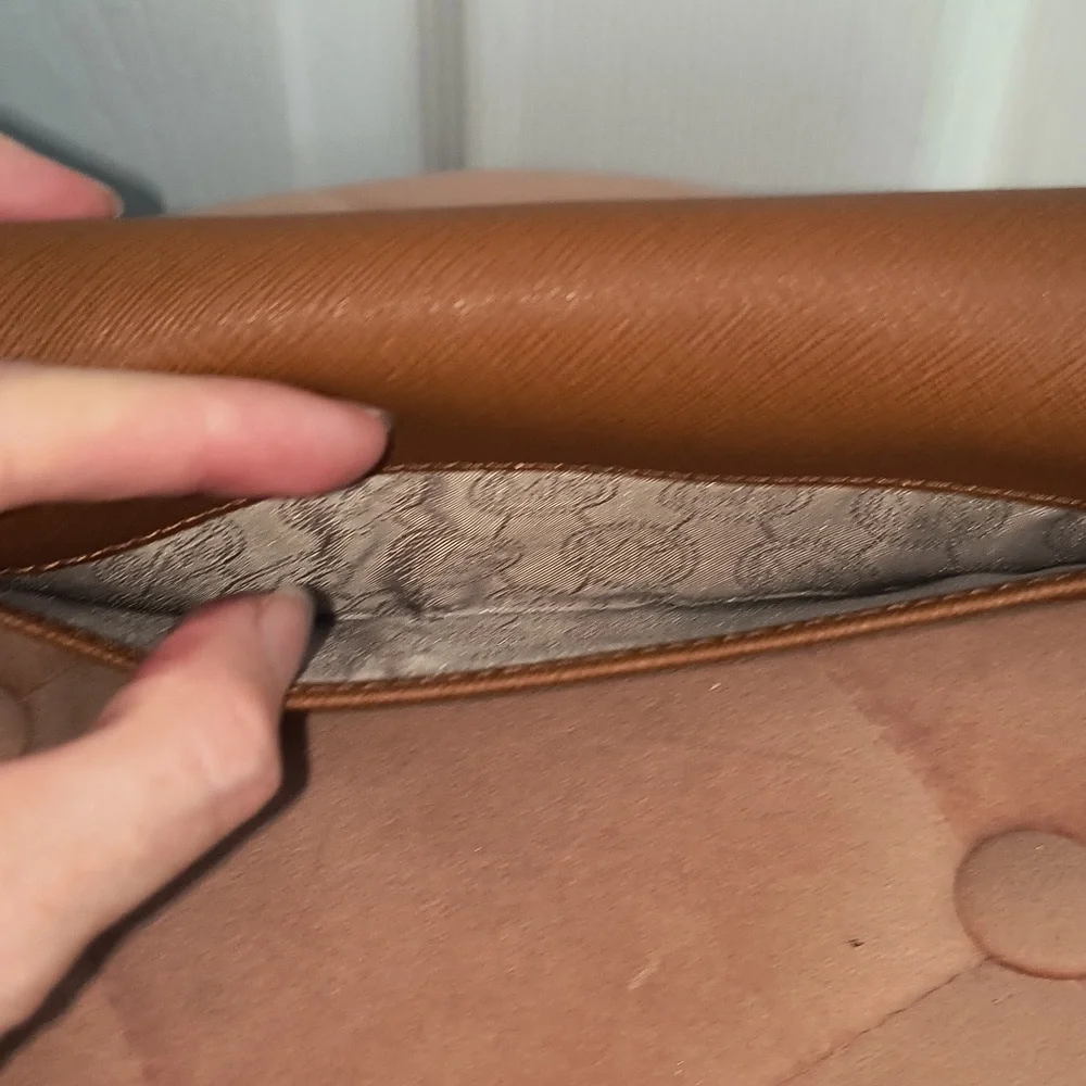 Michael Kors Jet Set Large Wallet - Picture 7 of 13